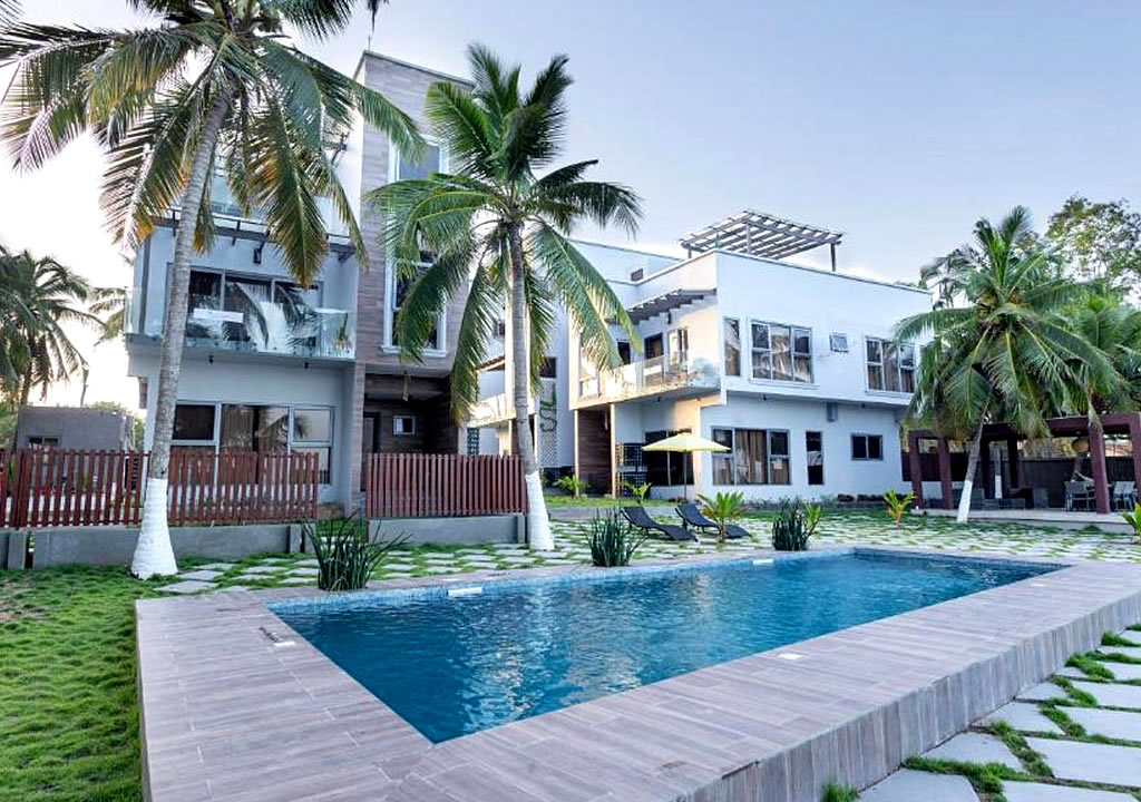 Three Bedroom Family Villa with Sea View & Swimming Pool